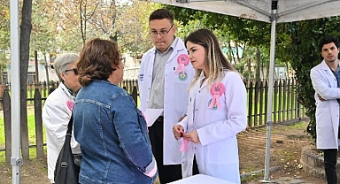 Meme Kanseri için Pembe Çiçekler Toprakla Buluştu