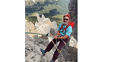 TEGV eğitim gönüllüsü M. Sacit Erdem, Dolomoti Dağlarına tırmanışıyla 350 çocuğun eğitimine destek oldu