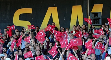 Aliağa Atatürk Stadyumu’nda Cumhuriyet Coşkusu