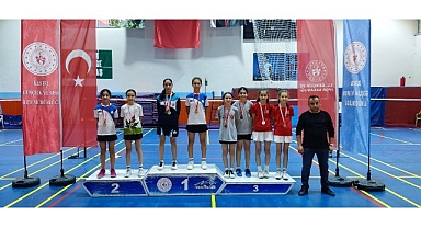 Osmangazili Badmintoncular Madalyaya Doydu