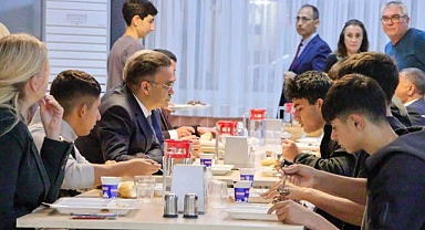 İzmir İl Millî Eğitim Müdürü Dr. Ömer Yahşi, Şehit Prof. Dr. İlhan Varank Anadolu İmam Hatip Lisesi Pansiyonunu Ziyaret Etti