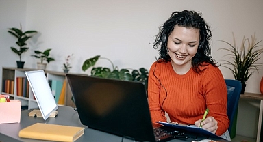 Dil Öğreniminde Yapay Zekâ Kullanımı: Türk Öğretmenler İçin Temel Sorular