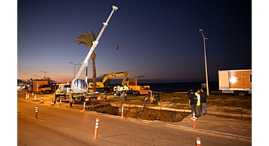 İZSU ekipleri Güzelbahçe–Narlıdere ana iletim hattındaki arızayı giderdi
